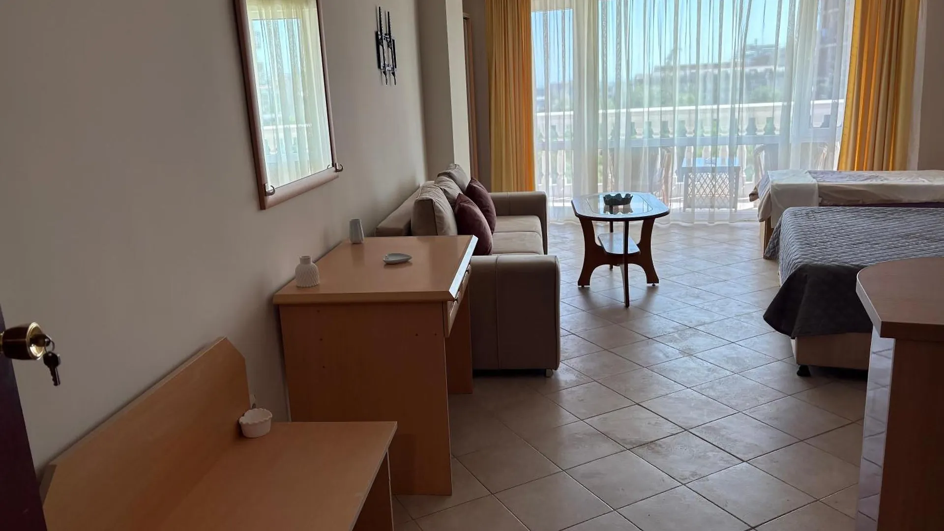 Miramar Palace 615S Sunny Beach Apartment